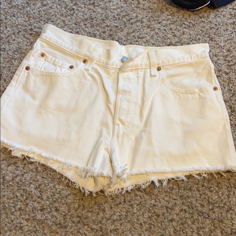 White Levi’s 501 Shorts